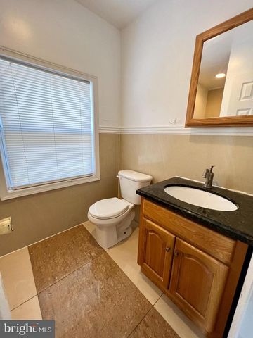 412 N 32ND ST, Philadelphia, PA 19104