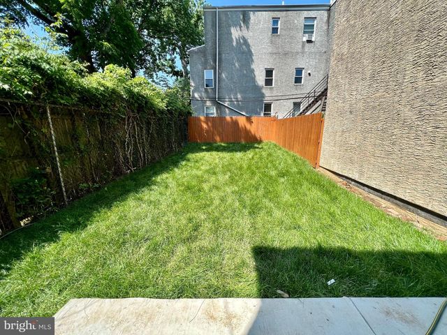 412 N 32ND ST, Philadelphia, PA 19104