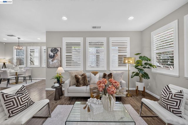 304 Misty Cir, Livermore, CA 94550