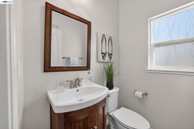 304 Misty Cir, Livermore, CA 94550