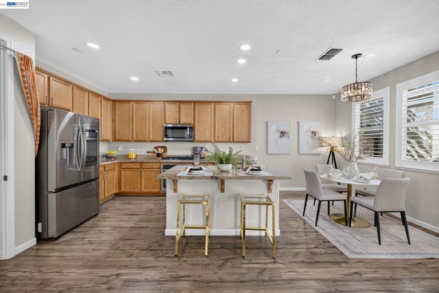 304 Misty Cir, Livermore, CA 94550