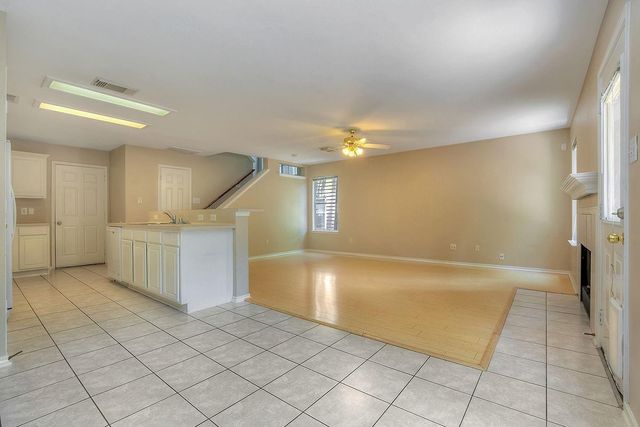 7 Newberry Trail Court, The Woodlands, TX 77382