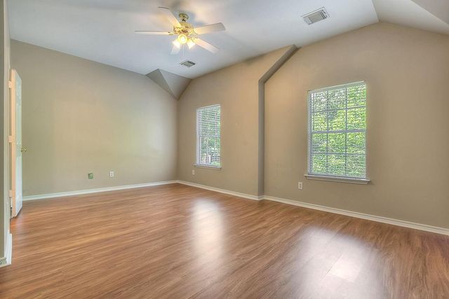 7 Newberry Trail Court, The Woodlands, TX 77382