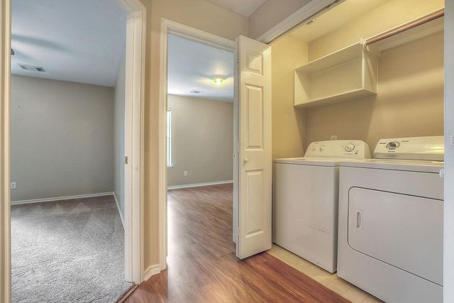 7 Newberry Trail Court, The Woodlands, TX 77382