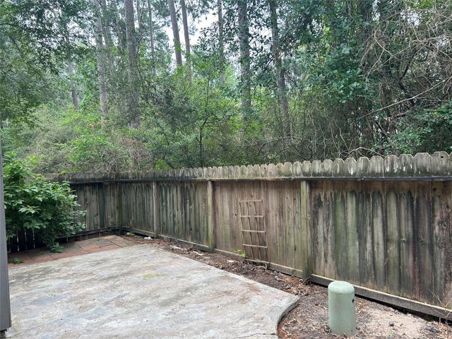 7 Newberry Trail Court, The Woodlands, TX 77382