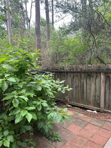 7 Newberry Trail Court, The Woodlands, TX 77382