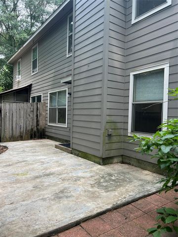 7 Newberry Trail Court, The Woodlands, TX 77382