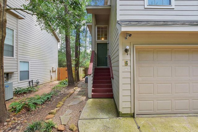 7 Newberry Trail Court, The Woodlands, TX 77382