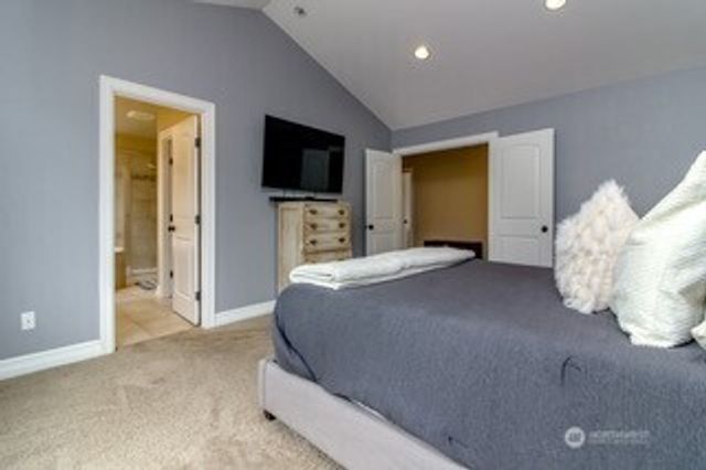 32113 Sunny Lane, Black Diamond, WA 98010