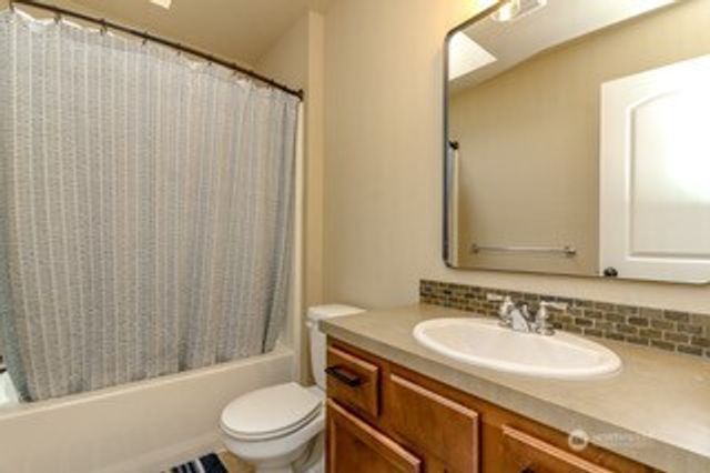 32113 Sunny Lane, Black Diamond, WA 98010