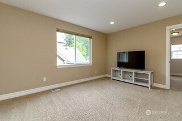 32113 Sunny Lane, Black Diamond, WA 98010