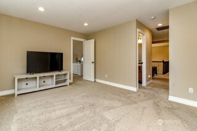 32113 Sunny Lane, Black Diamond, WA 98010
