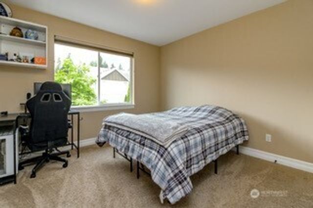 32113 Sunny Lane, Black Diamond, WA 98010