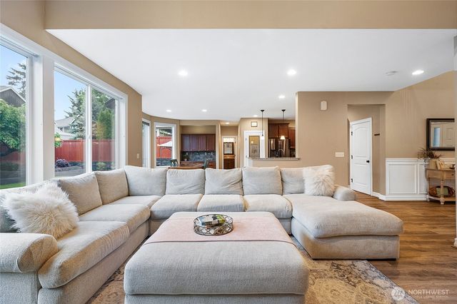 32113 Sunny Lane, Black Diamond, WA 98010