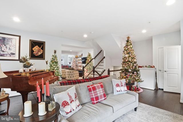 2538 BALDWIN CRES NE, Washington, DC 20018