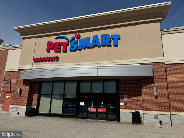 2538 BALDWIN CRES NE, Washington, DC 20018