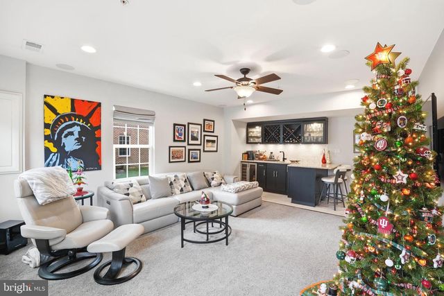 2538 BALDWIN CRES NE, Washington, DC 20018