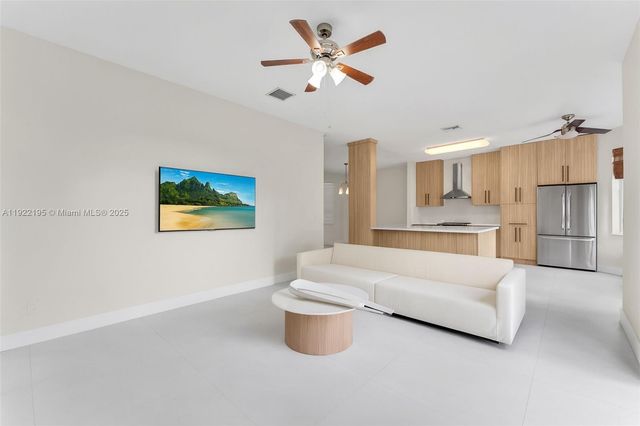 15854 SW 21st St, Miramar, FL 33027