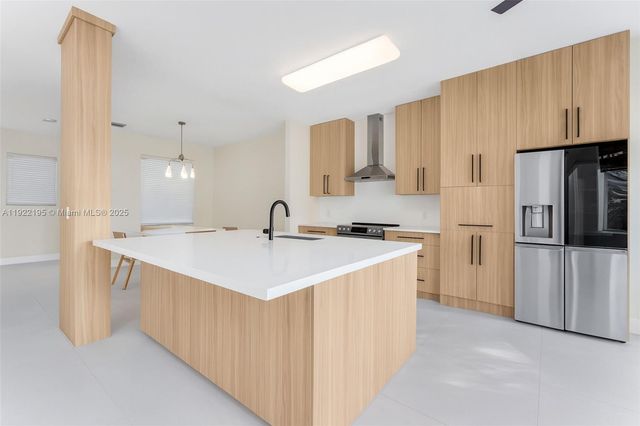 15854 SW 21st St, Miramar, FL 33027