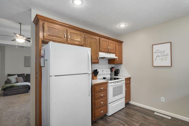 2424 N Campbell Avenue, Springfield, MO 65803