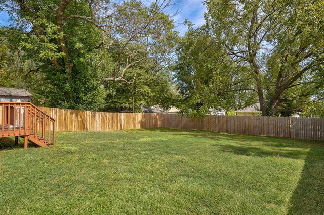 2424 N Campbell Avenue, Springfield, MO 65803