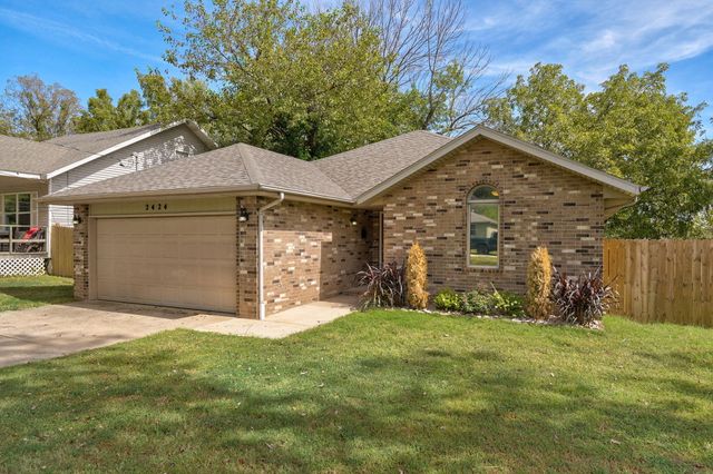 2424 N Campbell Avenue, Springfield, MO 65803