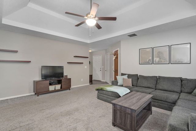 2424 N Campbell Avenue, Springfield, MO 65803