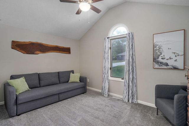 2424 N Campbell Avenue, Springfield, MO 65803