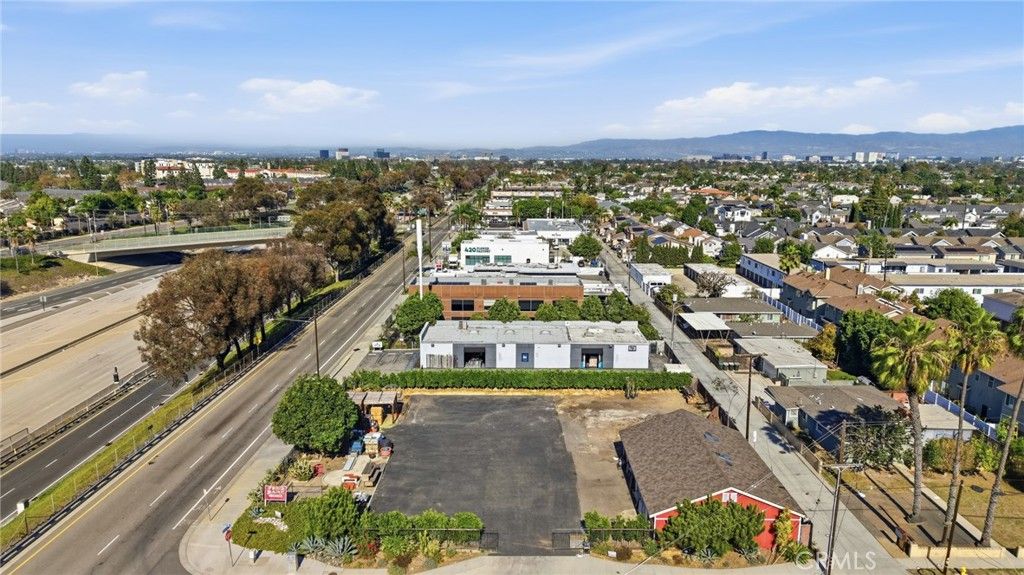 2302 Newport Boulevard, Costa Mesa, CA 92627 — photo 3