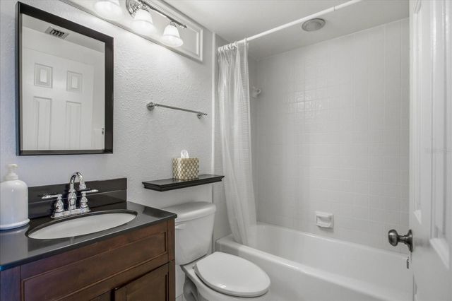 401 E ROBINSON STREET 304, Orlando, FL 32801