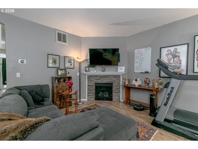 20855 Sw SKIVER St, Beaverton, OR 97078