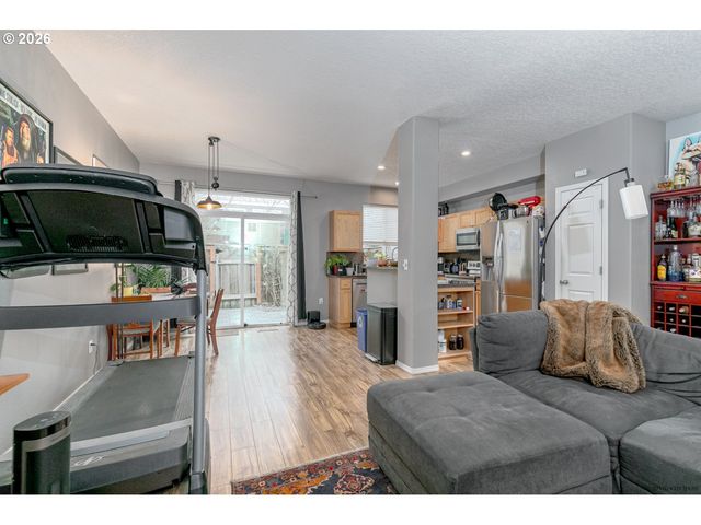 20855 Sw SKIVER St, Beaverton, OR 97078