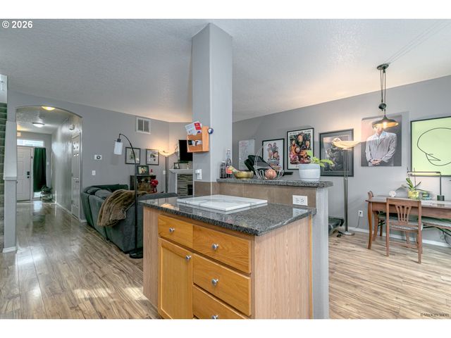 20855 Sw SKIVER St, Beaverton, OR 97078