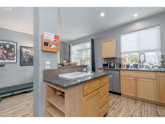 20855 Sw SKIVER St, Beaverton, OR 97078