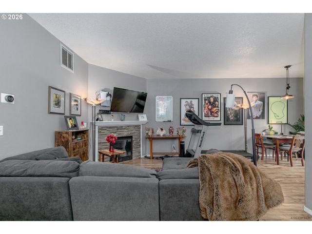 20855 Sw SKIVER St, Beaverton, OR 97078