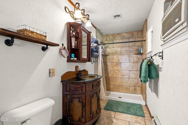 805 Minthorne Road, Rogue River, OR 97537