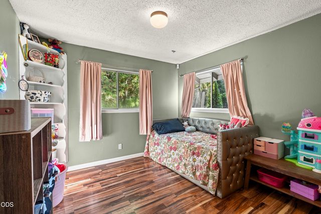 805 Minthorne Road, Rogue River, OR 97537