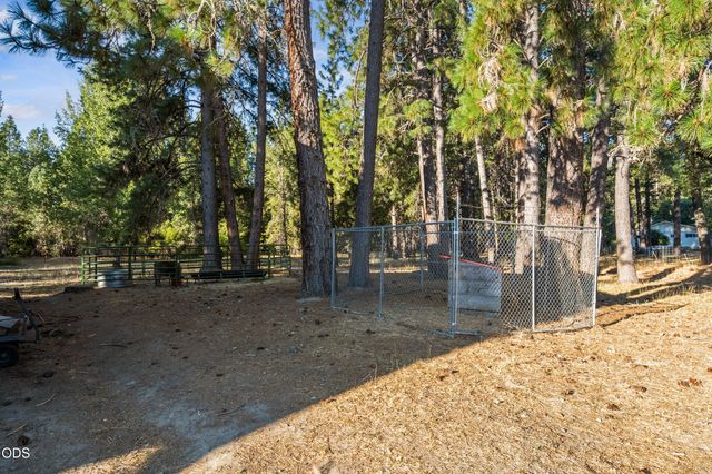 805 Minthorne Road, Rogue River, OR 97537