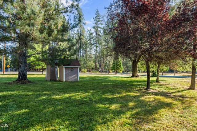 805 Minthorne Road, Rogue River, OR 97537