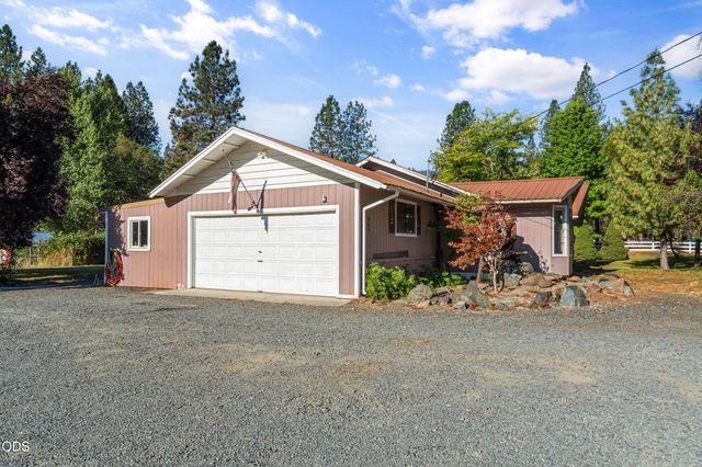 805 Minthorne Road, Rogue River, OR 97537