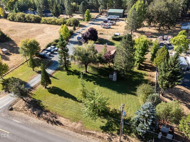 805 Minthorne Road, Rogue River, OR 97537
