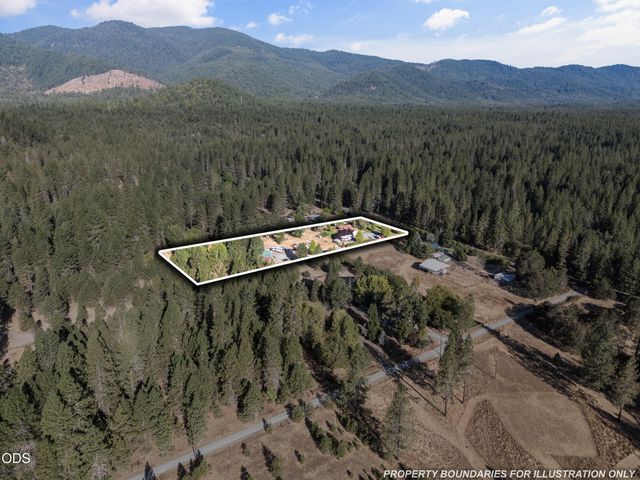 805 Minthorne Road, Rogue River, OR 97537