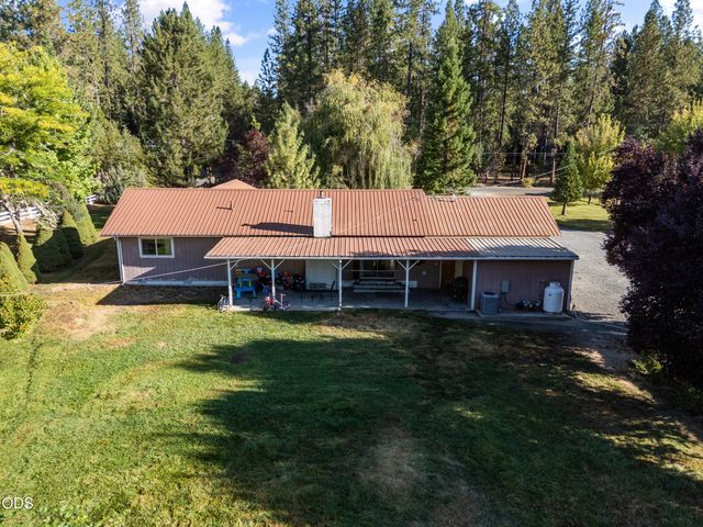 805 Minthorne Road, Rogue River, OR 97537