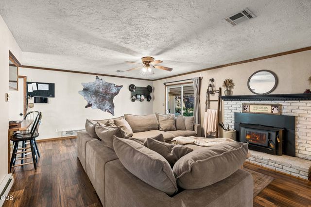 805 Minthorne Road, Rogue River, OR 97537