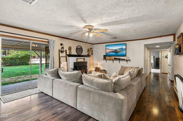 805 Minthorne Road, Rogue River, OR 97537