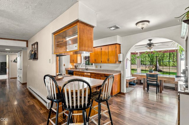 805 Minthorne Road, Rogue River, OR 97537