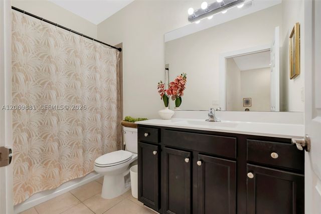10615 W 34th Ct, Hialeah, FL 33018
