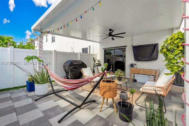 10615 W 34th Ct, Hialeah, FL 33018