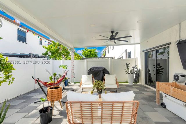 10615 W 34th Ct, Hialeah, FL 33018