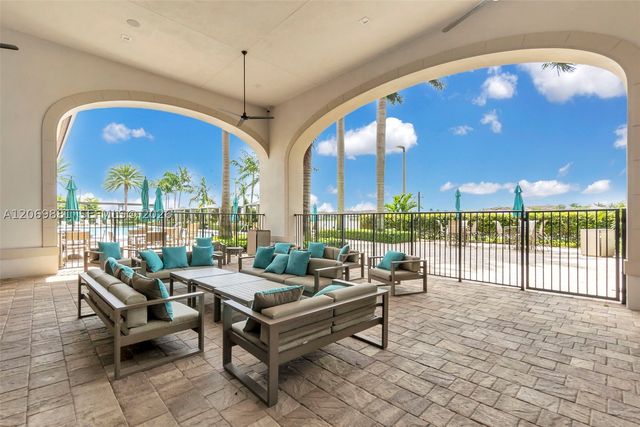 10615 W 34th Ct, Hialeah, FL 33018